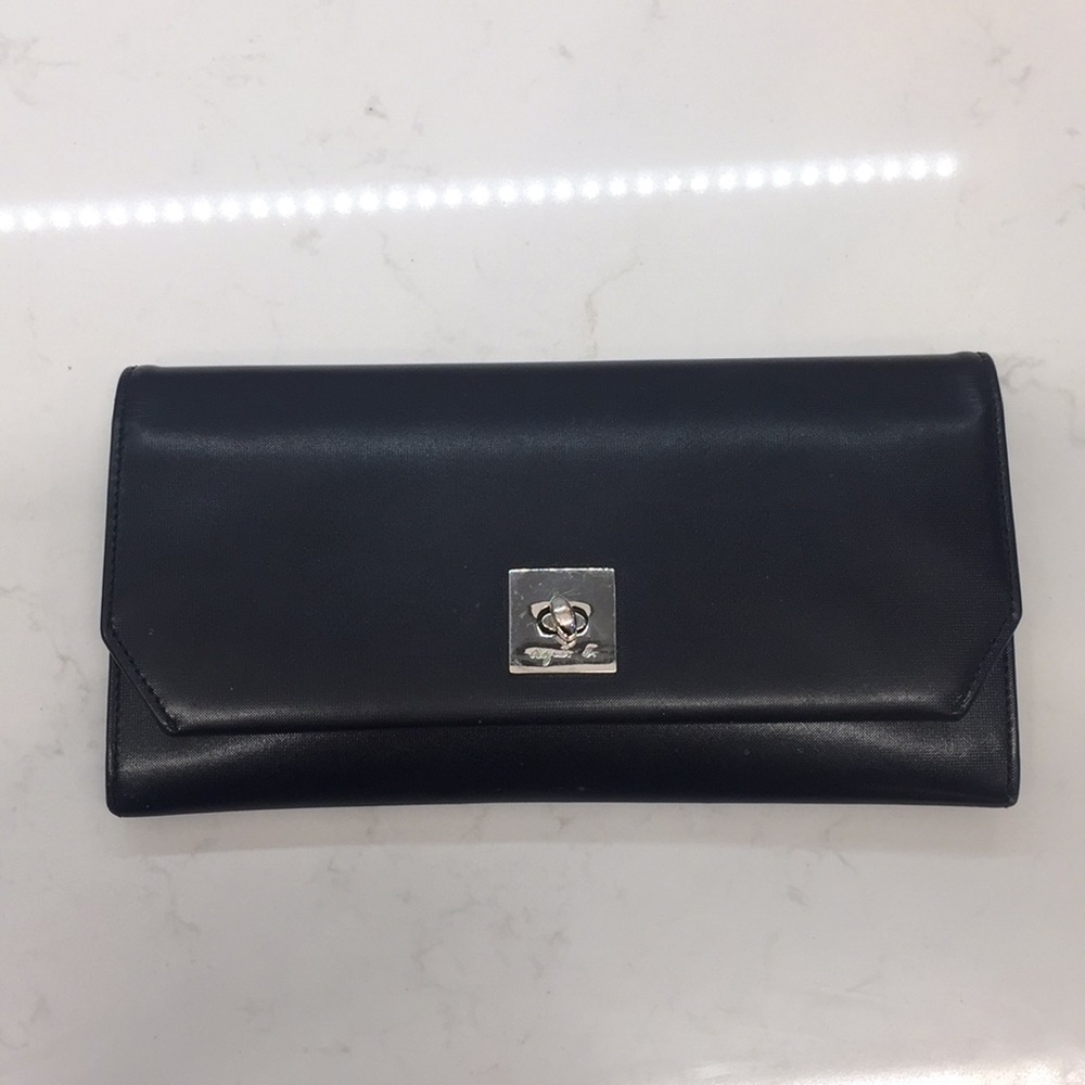 agnes b. Purse